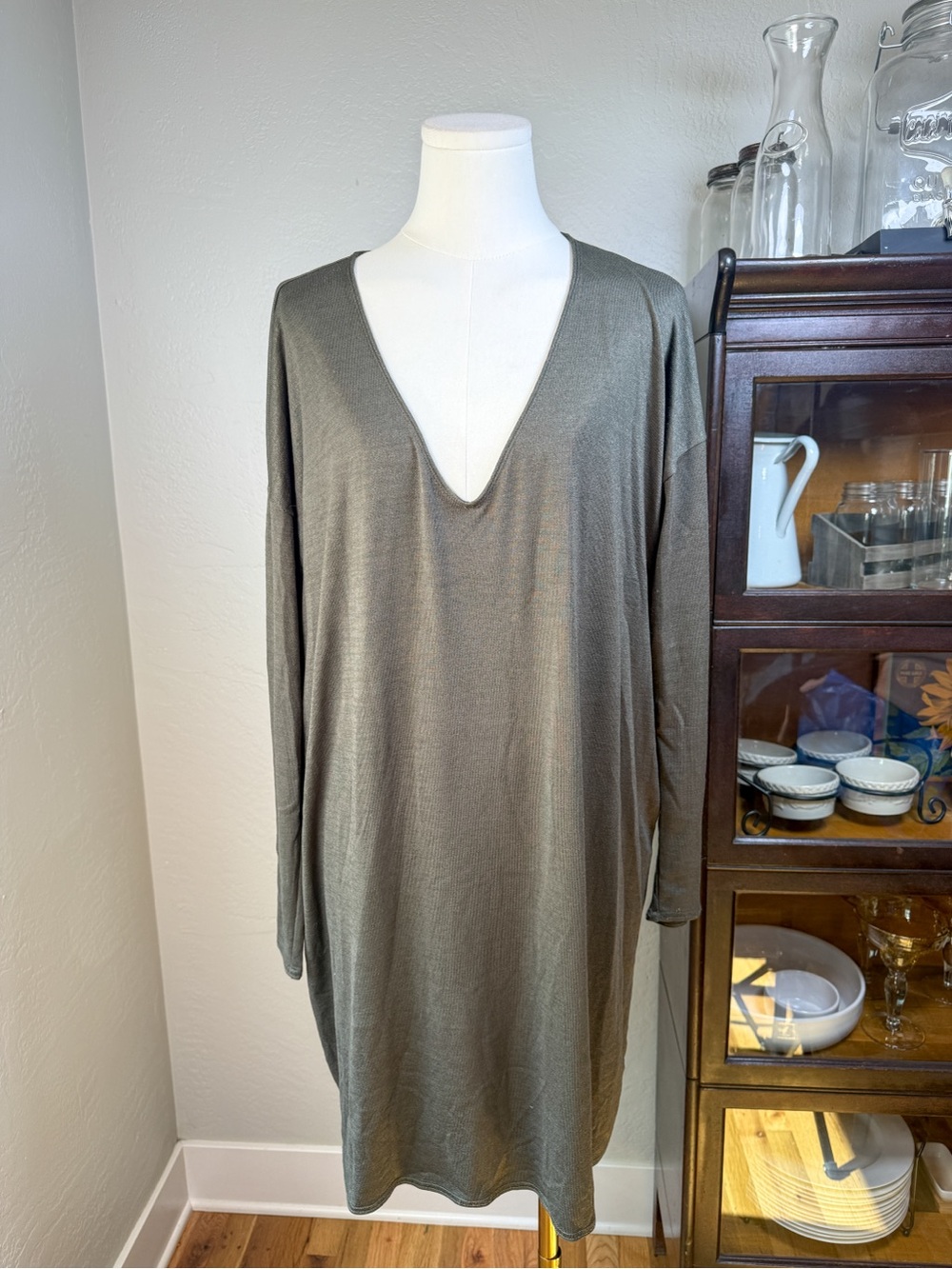 Aritzia Wilfred Free Oversized Minimalist V-Neck Tunic Olive Green Dress Size L